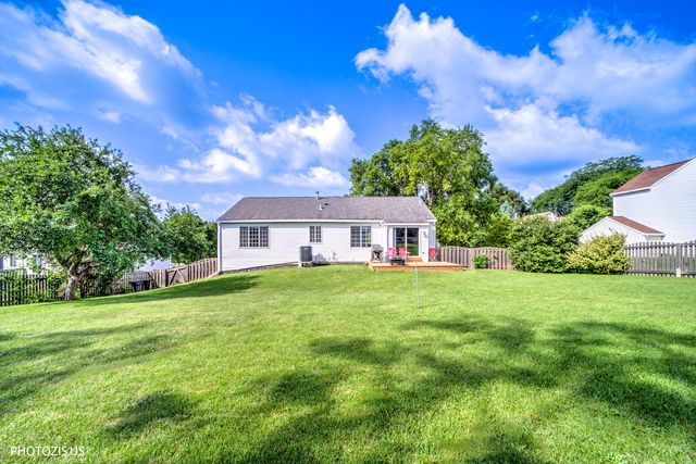 235 Aberdeen Drive, Algonquin, IL 60102