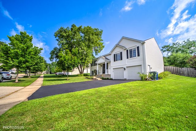 235 Aberdeen Drive, Algonquin, IL 60102