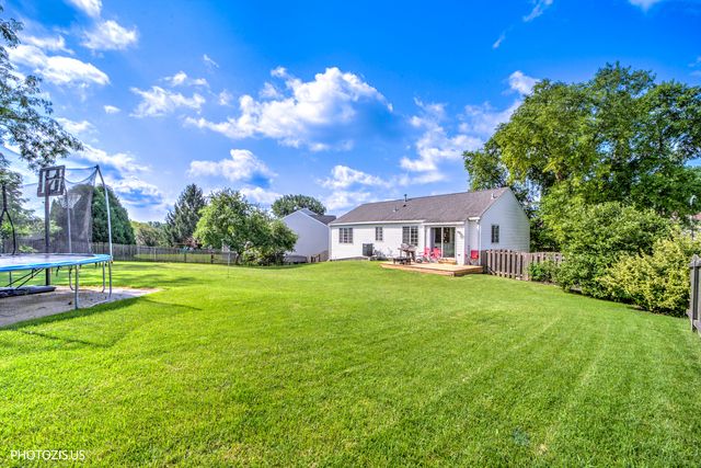235 Aberdeen Drive, Algonquin, IL 60102