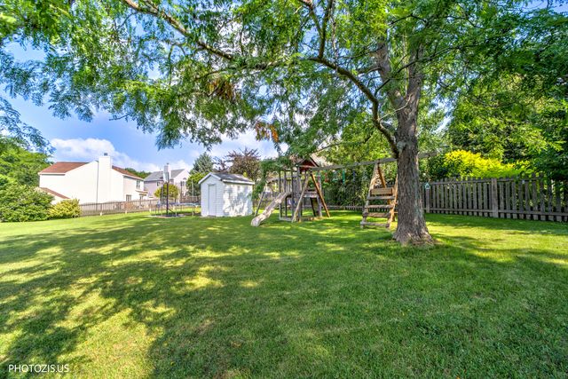 235 Aberdeen Drive, Algonquin, IL 60102