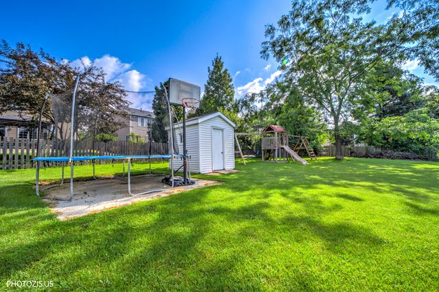 235 Aberdeen Drive, Algonquin, IL 60102