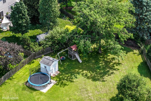 235 Aberdeen Drive, Algonquin, IL 60102