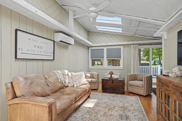 1 Charlesgate Road, Hopedale, MA 01747