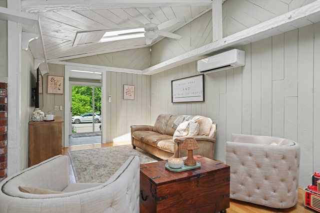 1 Charlesgate Road, Hopedale, MA 01747