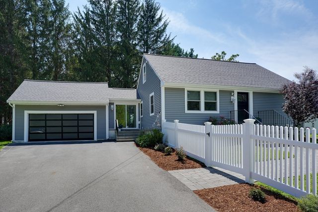 1 Charlesgate Road, Hopedale, MA 01747