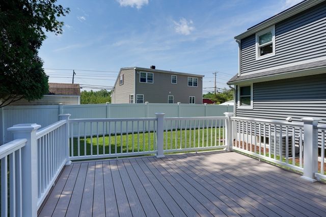 1 Charlesgate Road, Hopedale, MA 01747