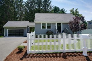 1 Charlesgate Road, Hopedale, MA 01747