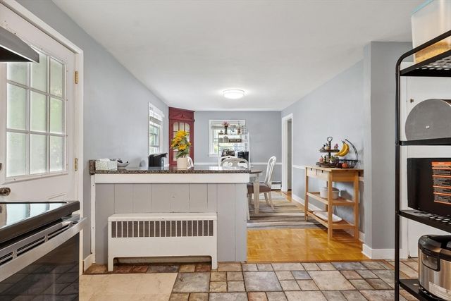 4 Cranston St, Worcester, MA 01606