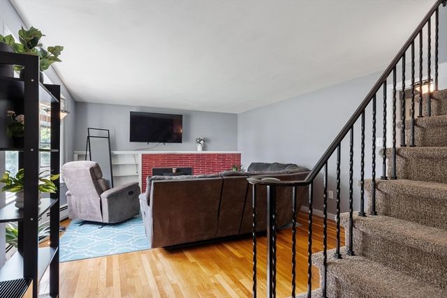 4 Cranston St, Worcester, MA 01606