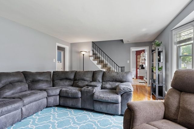 4 Cranston St, Worcester, MA 01606