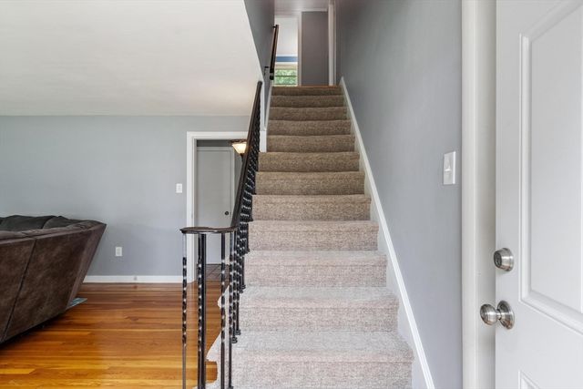 4 Cranston St, Worcester, MA 01606