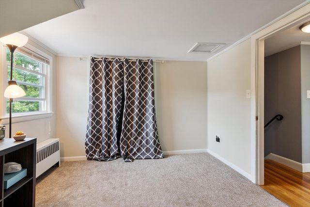 4 Cranston St, Worcester, MA 01606