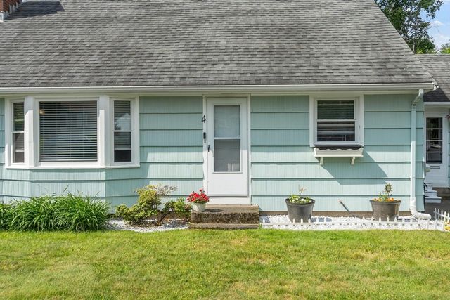 4 Cranston St, Worcester, MA 01606