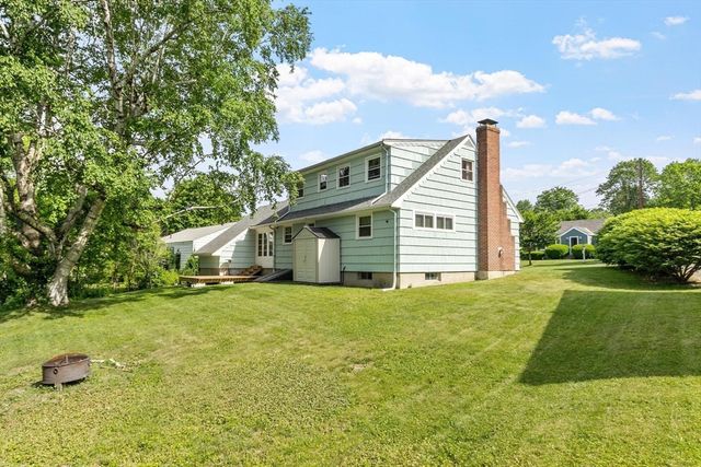 4 Cranston St, Worcester, MA 01606