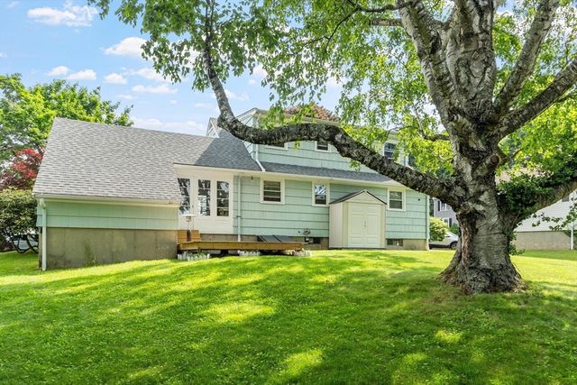 4 Cranston St, Worcester, MA 01606