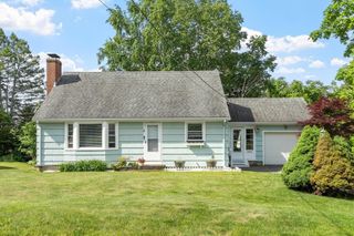 4 Cranston St, Worcester, MA 01606