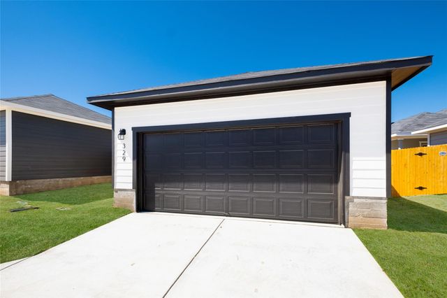 312 Puerto Plata Ave, Bastrop, TX 78602