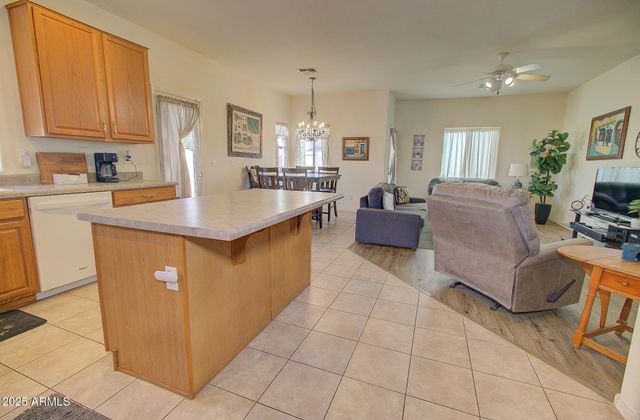 813 W OCOTILLO Street, Casa Grande, AZ 85122