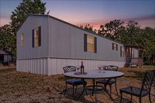 110 Swift LN, Bastrop, TX 78602