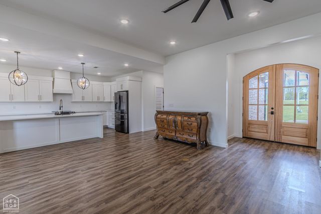 3202 Fairview Rd, Paragould, AR 72450