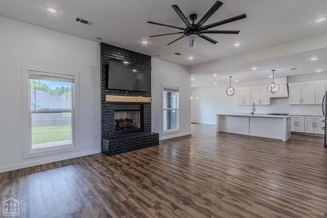 3202 Fairview Rd, Paragould, AR 72450