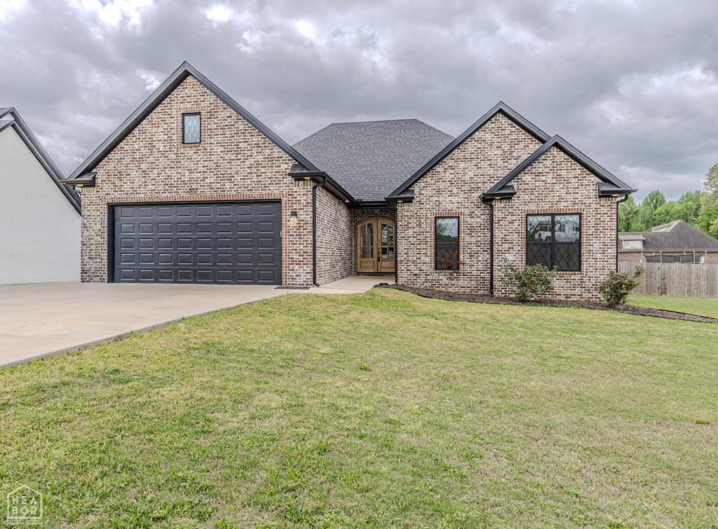 3202 Fairview Rd, Paragould, AR 72450