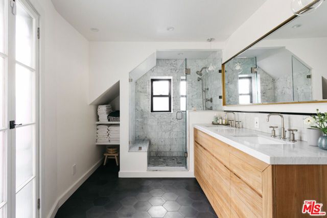 8831 Lookout Mountain Avenue, Los Angeles, CA 90046