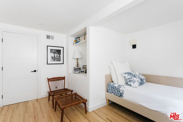 8831 Lookout Mountain Avenue, Los Angeles, CA 90046