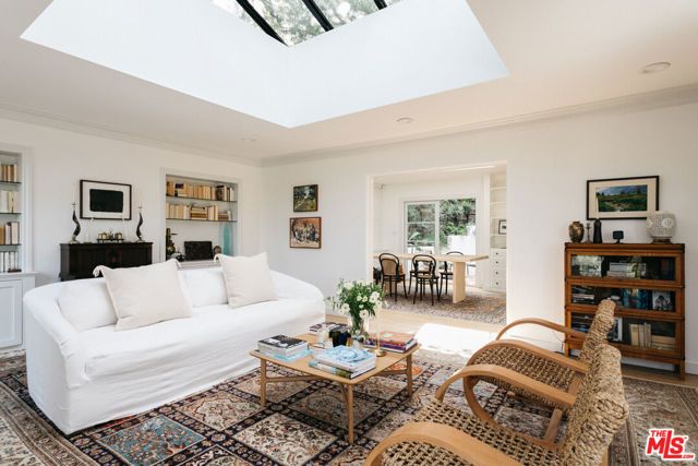 8831 Lookout Mountain Avenue, Los Angeles, CA 90046