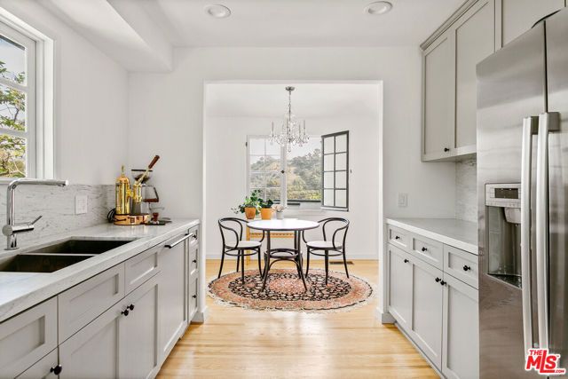 8831 Lookout Mountain Avenue, Los Angeles, CA 90046