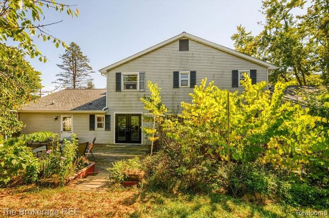 688 Uphill Road, Milford, MI 48381