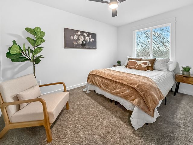 2431 SE 18th Court, Des Moines, IA 50320