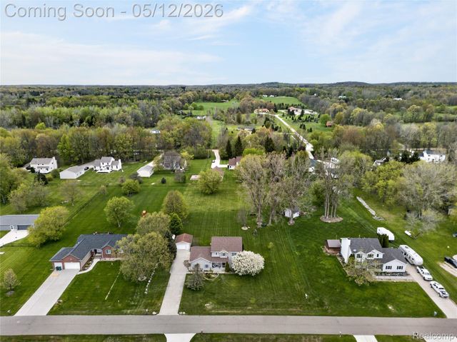 2440 Bull Run, Oxford Charter Township, MI 48371
