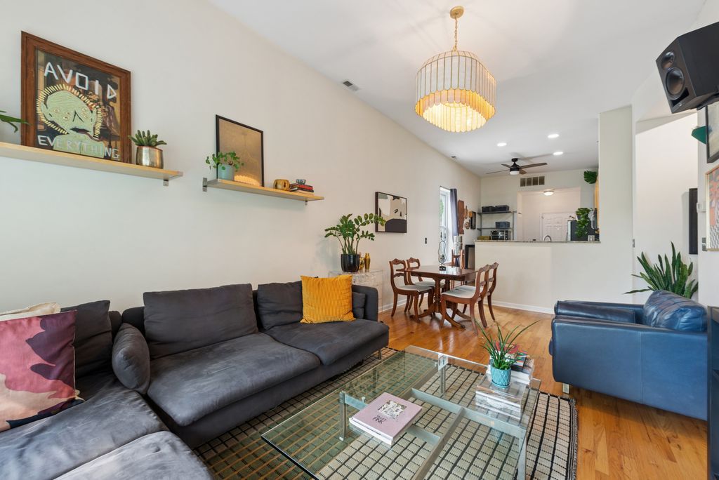 2607 N Hamlin Avenue 3, Chicago, IL 60647 — photo 2