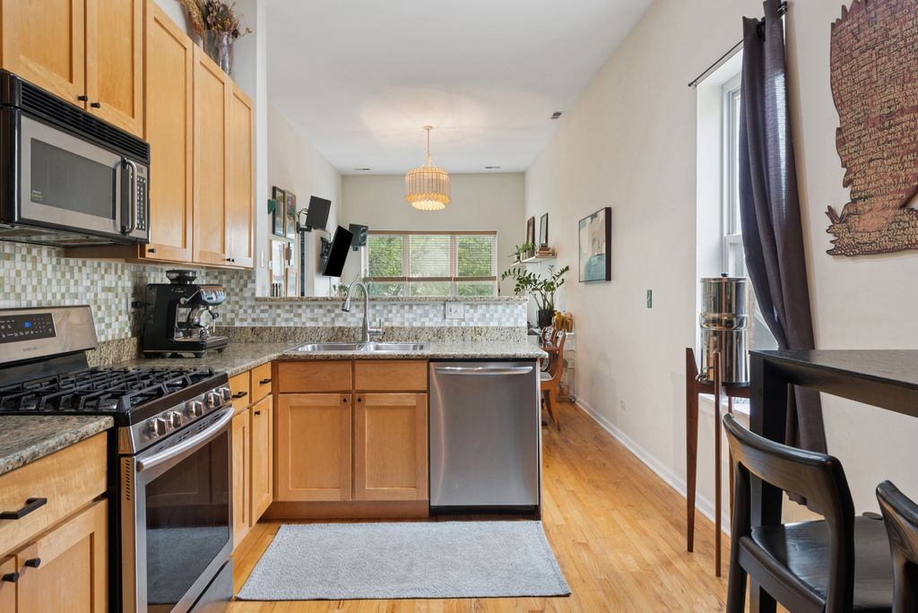2607 N Hamlin Avenue 3, Chicago, IL 60647 — photo 3