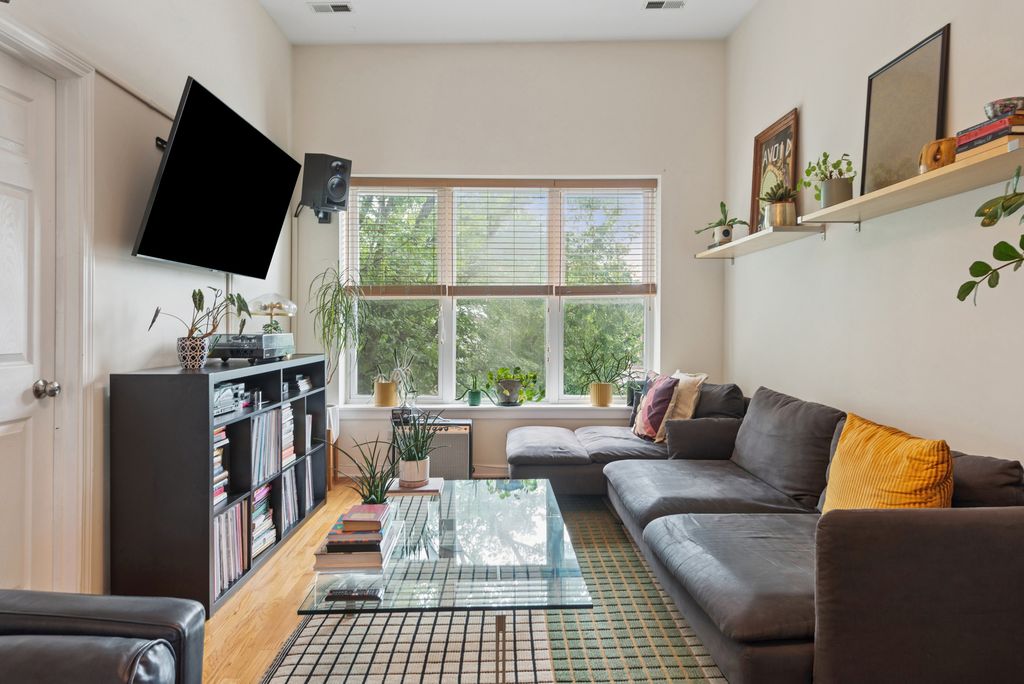 2607 N Hamlin Avenue 3, Chicago, IL 60647 — photo 4
