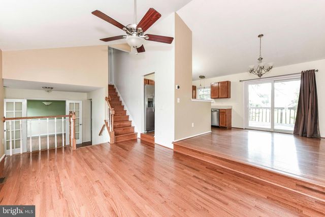 10135 FOREST HILL CIR, Manassas, VA 20110