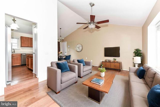 10135 FOREST HILL CIR, Manassas, VA 20110