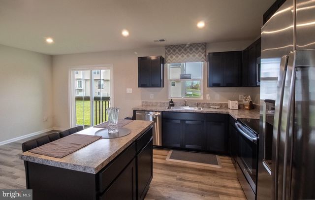 10 NORCROSS CT, Martinsburg, WV 25403