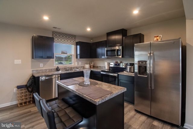 10 NORCROSS CT, Martinsburg, WV 25403