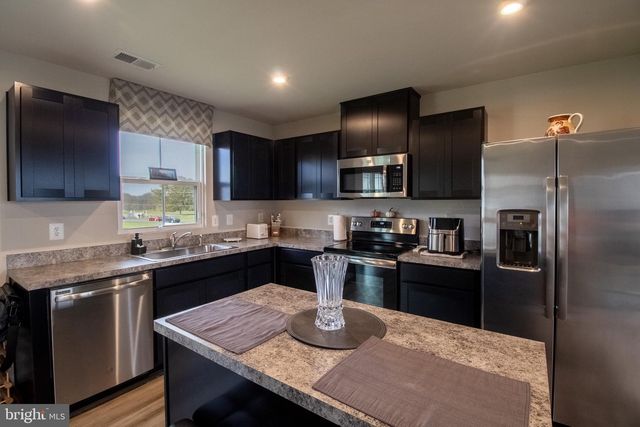 10 NORCROSS CT, Martinsburg, WV 25403