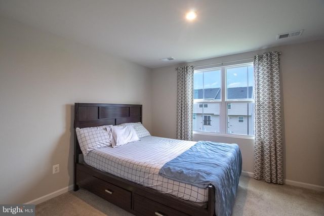 10 NORCROSS CT, Martinsburg, WV 25403