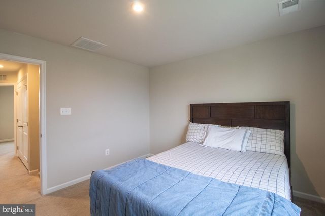 10 NORCROSS CT, Martinsburg, WV 25403