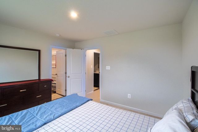 10 NORCROSS CT, Martinsburg, WV 25403