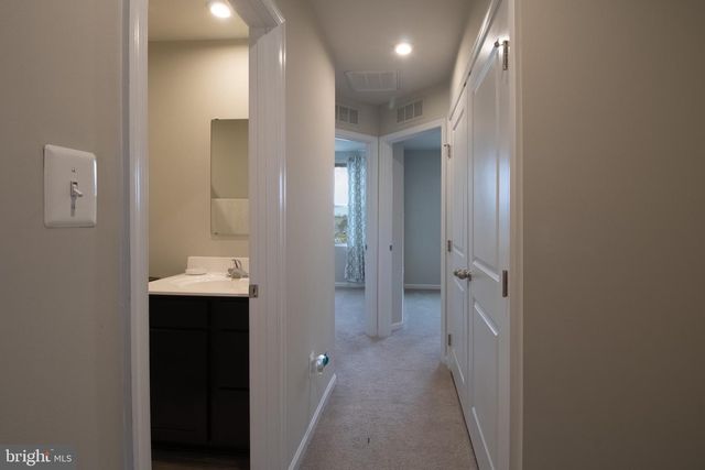 10 NORCROSS CT, Martinsburg, WV 25403