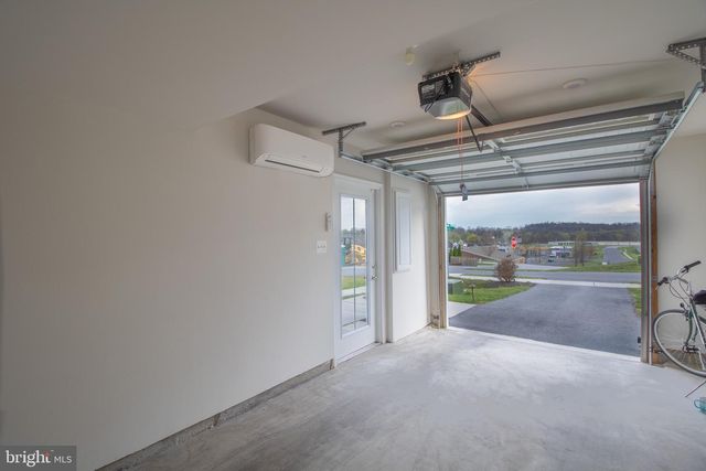 10 NORCROSS CT, Martinsburg, WV 25403