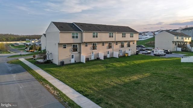 10 NORCROSS CT, Martinsburg, WV 25403