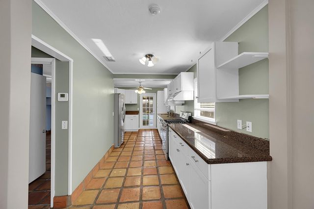 110 E Lake Worth Avenue, Lantana, FL 33462