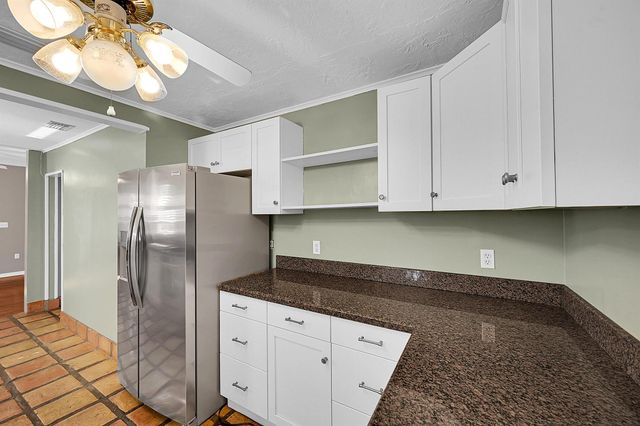 110 E Lake Worth Avenue, Lantana, FL 33462
