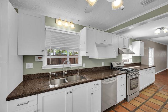 110 E Lake Worth Avenue, Lantana, FL 33462